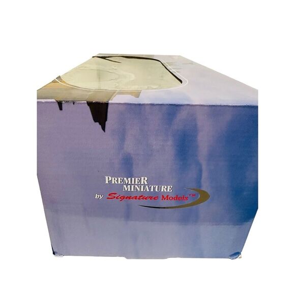 Porsche 356 Cabriolet 1950 1:18 Premier Miniature By  Signature Models #38201 - Picture 2 of 13